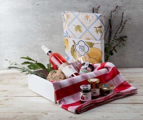 מארז פיקניק בירקון // צילום: דן לב